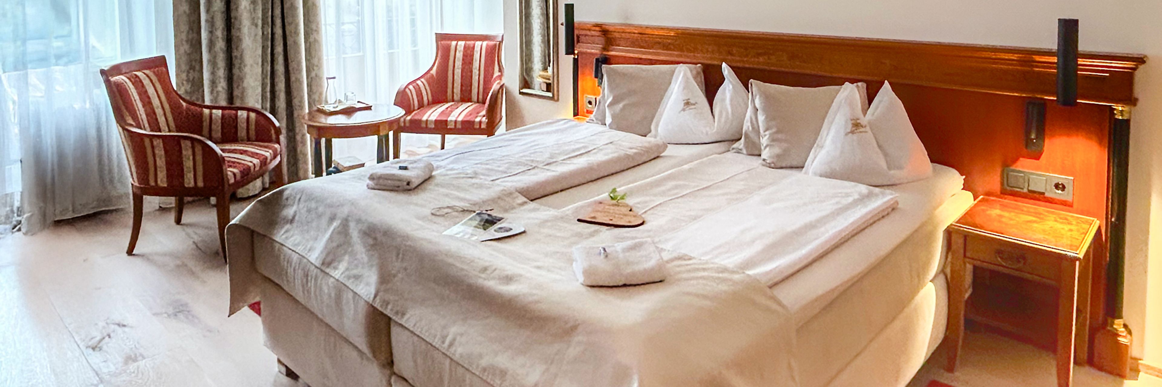 Hotelzimmer mit zwei Betten