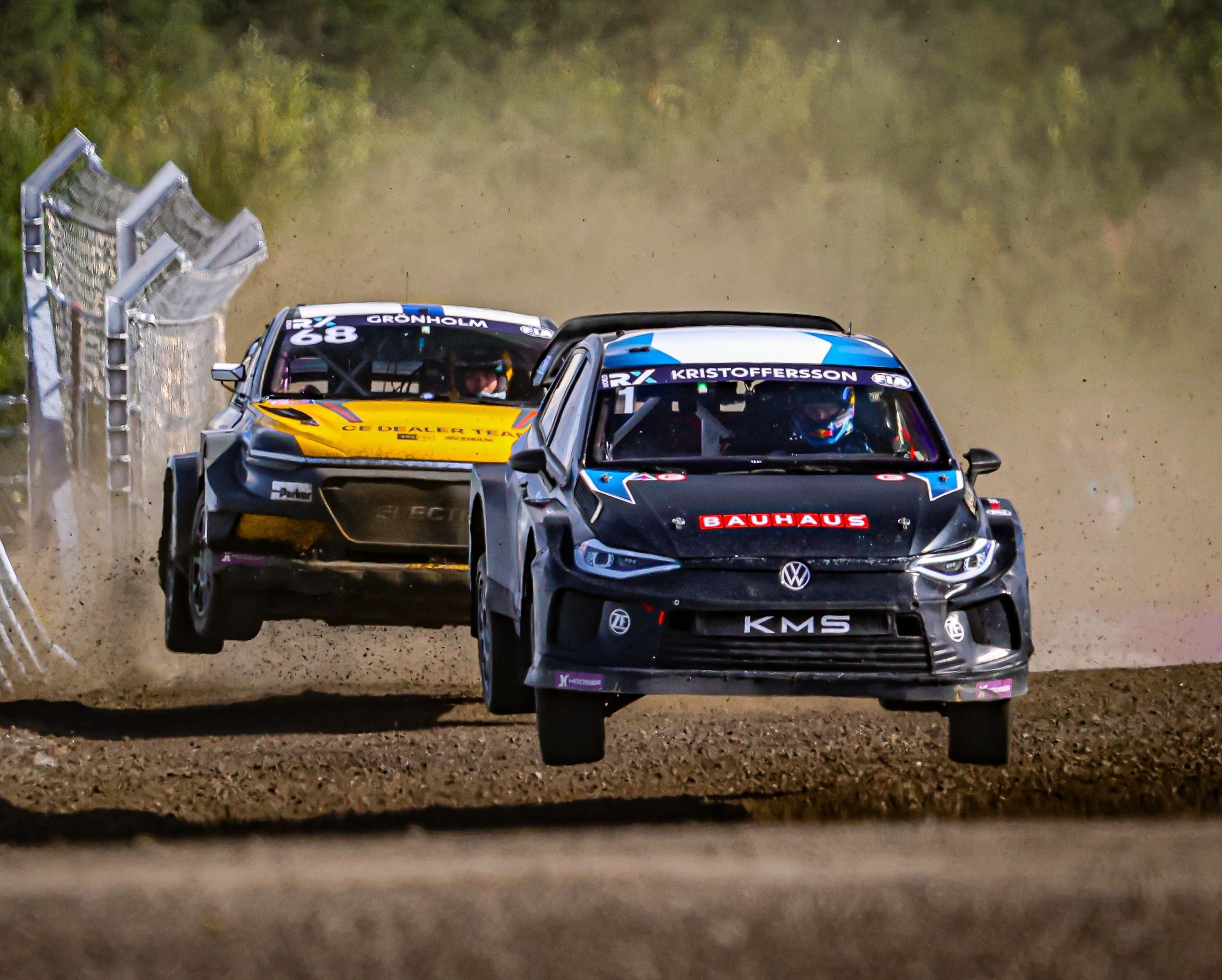 Johan Kristoffersson leads Niclas Grönholm at Finland's KymiRing in 2025 (4)