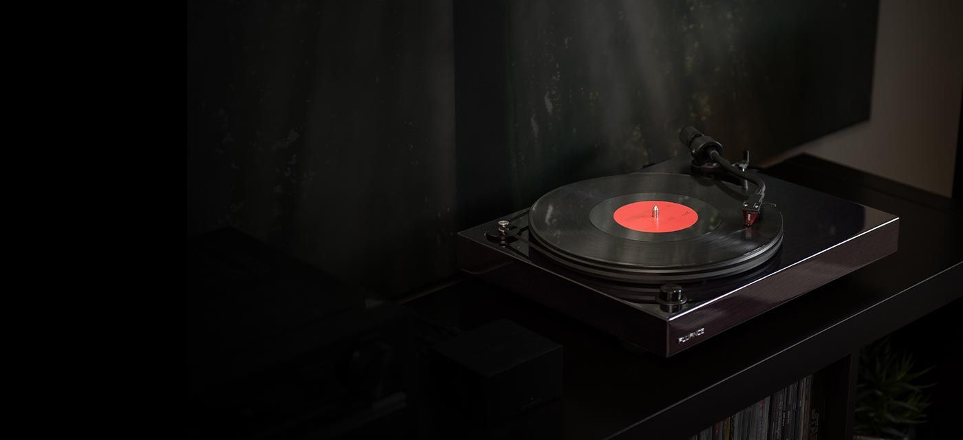 RT83 Reference Turntable with Ortofon 2M Red Cartridge - Walnut