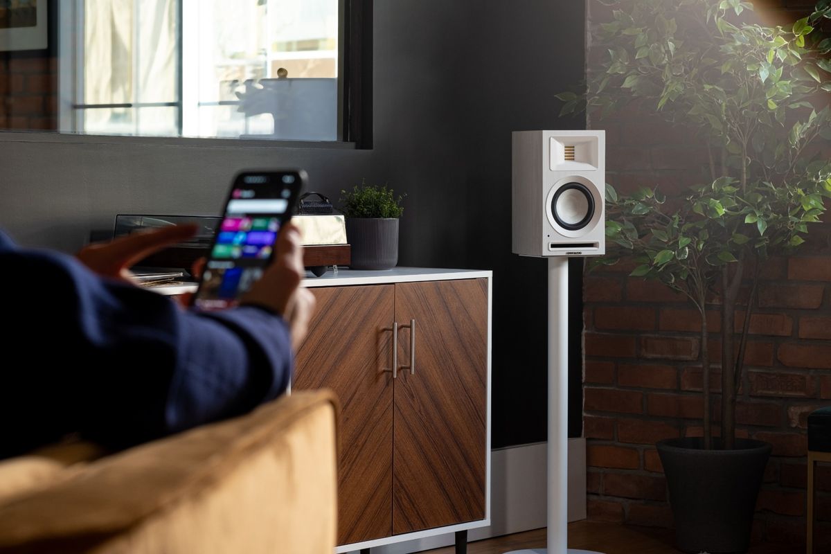 Fluance Ri71 Powered Bookshelf Speakers and DB10 Subwoofer