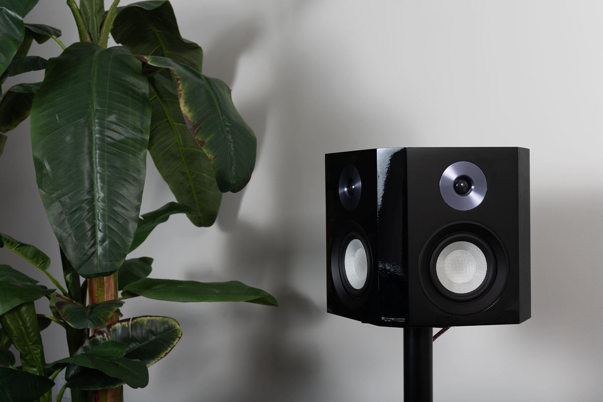 Reference High Performance Two-Way Bipolar Surround Speakers