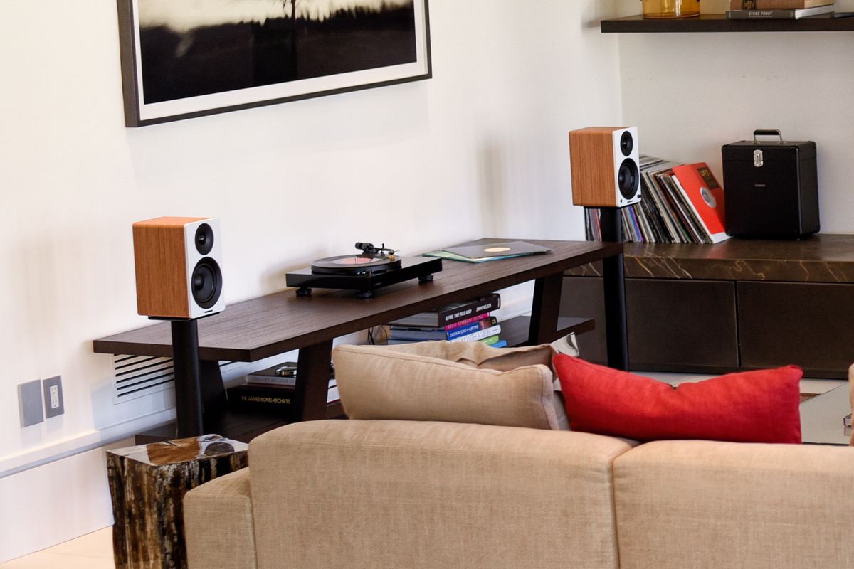 RT80 Vinyl Turntable with Ai41 Powered 5