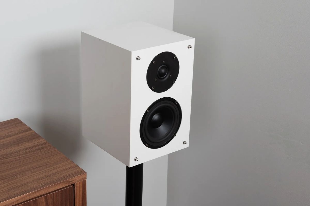 SX6-BK Classic Elite Two-way Bookshelf Surround Sound Speakers