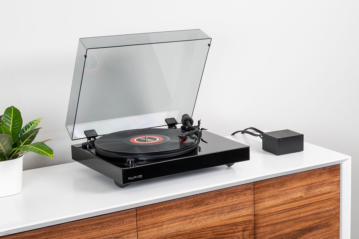RT83 Reference Turntable with Ortofon 2M Red Cartridge - Walnut
