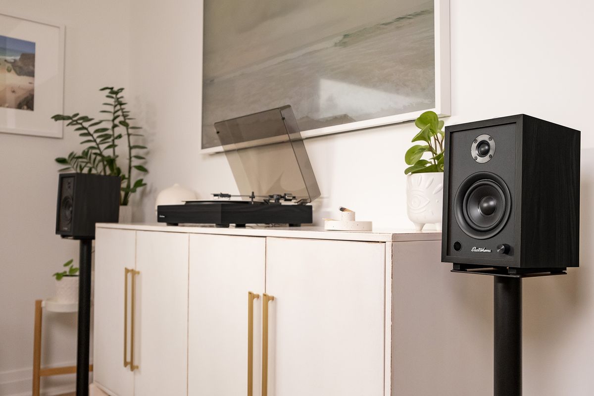 Montrose Wireless Vinyl Record Player | Electrohome