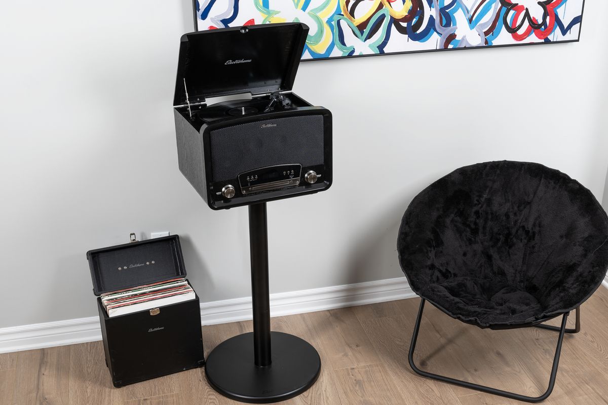 Electrohome Kingston 7-in-1 Vinyl Record Player (Walnut) | Electrohome