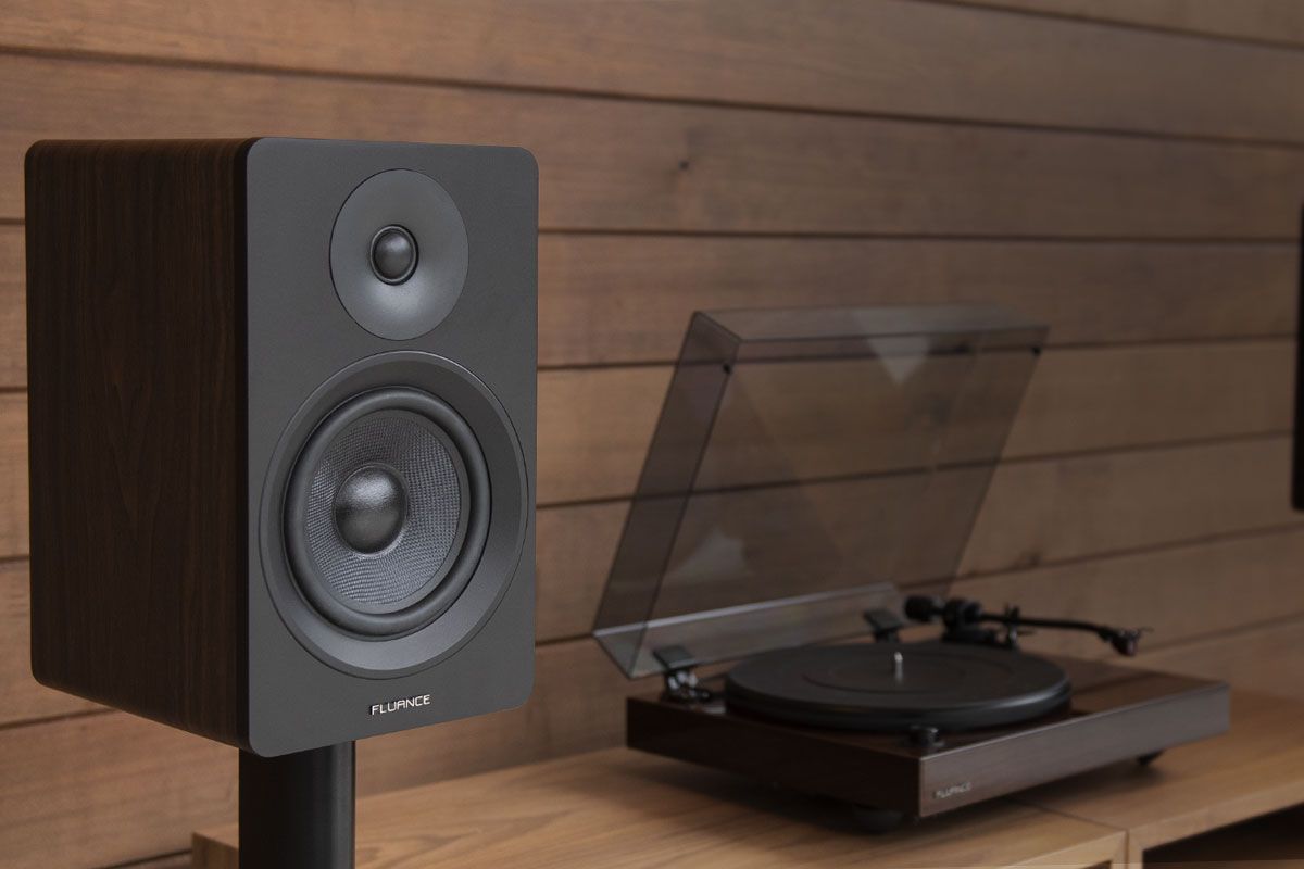 Reference RT85 High Fidelity Vinyl Turntable with PA10 Phono