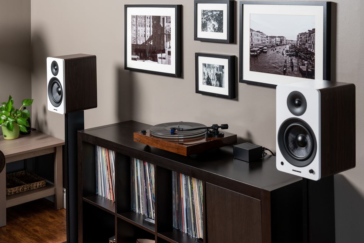 Reference RT85 High Fidelity Vinyl Turntable with PA10 Phono