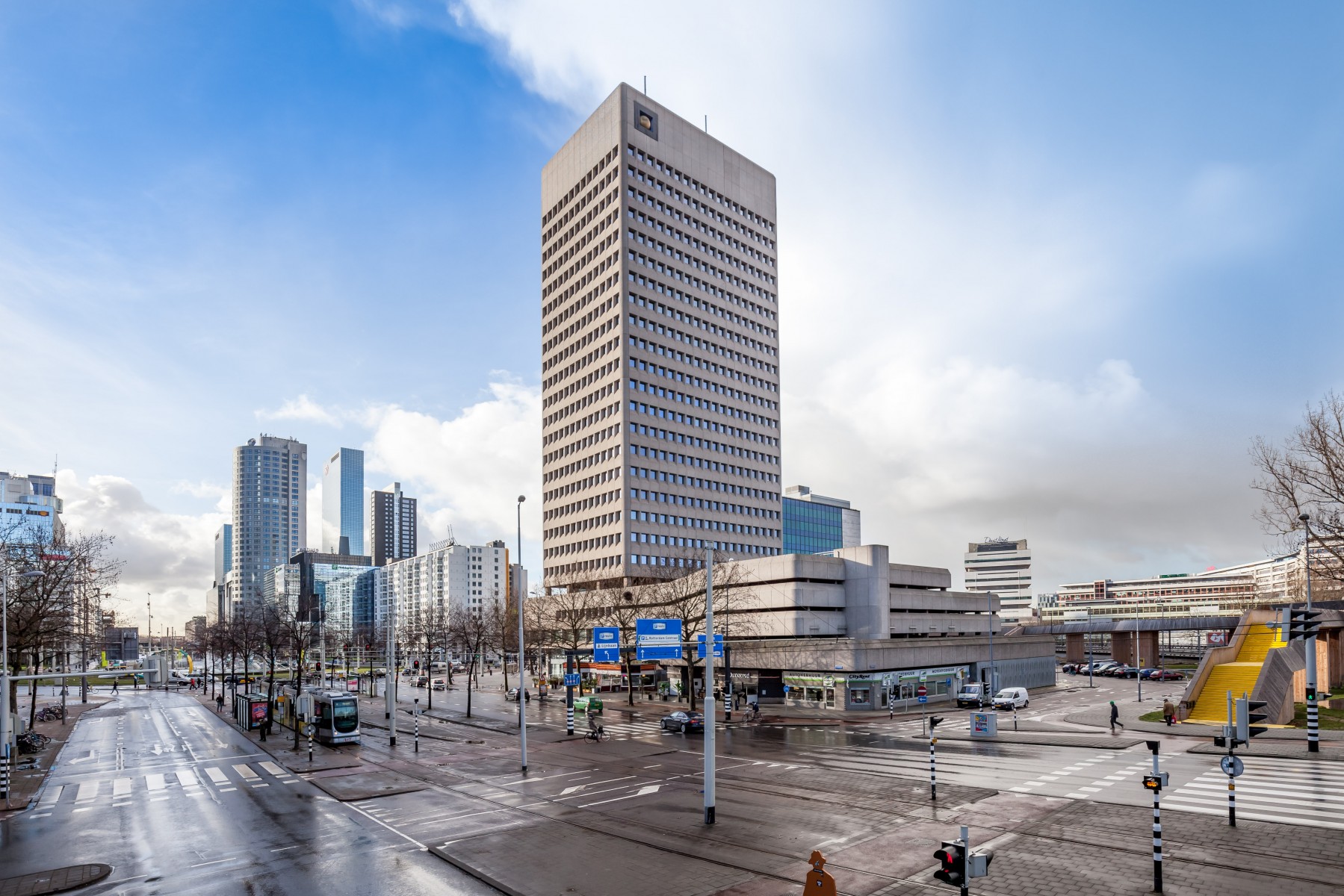 Maccreanor Lavington Architects huurt kantoorruimte in kantoorgebouw Hofpoort