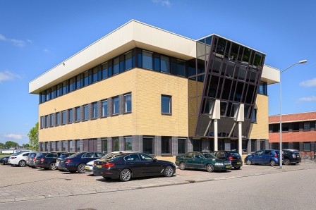 Kantoorvilla aan Spoorhaven 92-100 in Berkel en Rodenrijs verkocht aan Erniesoft B.V.