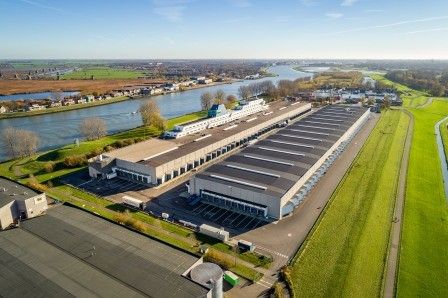 Elmarc B.V. huurt ca. 2.963 m2 warehouse aan de Ridderhaven 1-54 te Ridderkerk