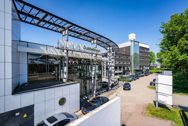 M7 verhuurt showroom aan Autohero aan de Mijlweg 61 te Dordrecht