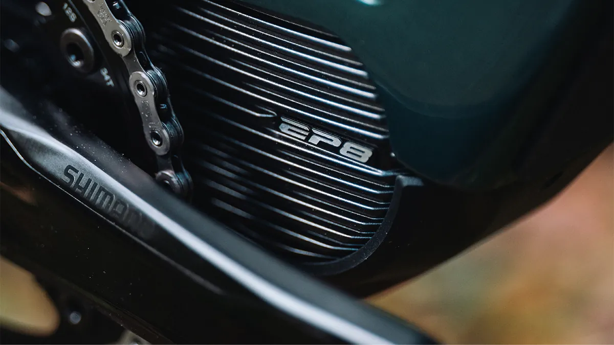 Detailaufnahme des Shimano EP8 Mittelmotors am Sign-E Rahmen