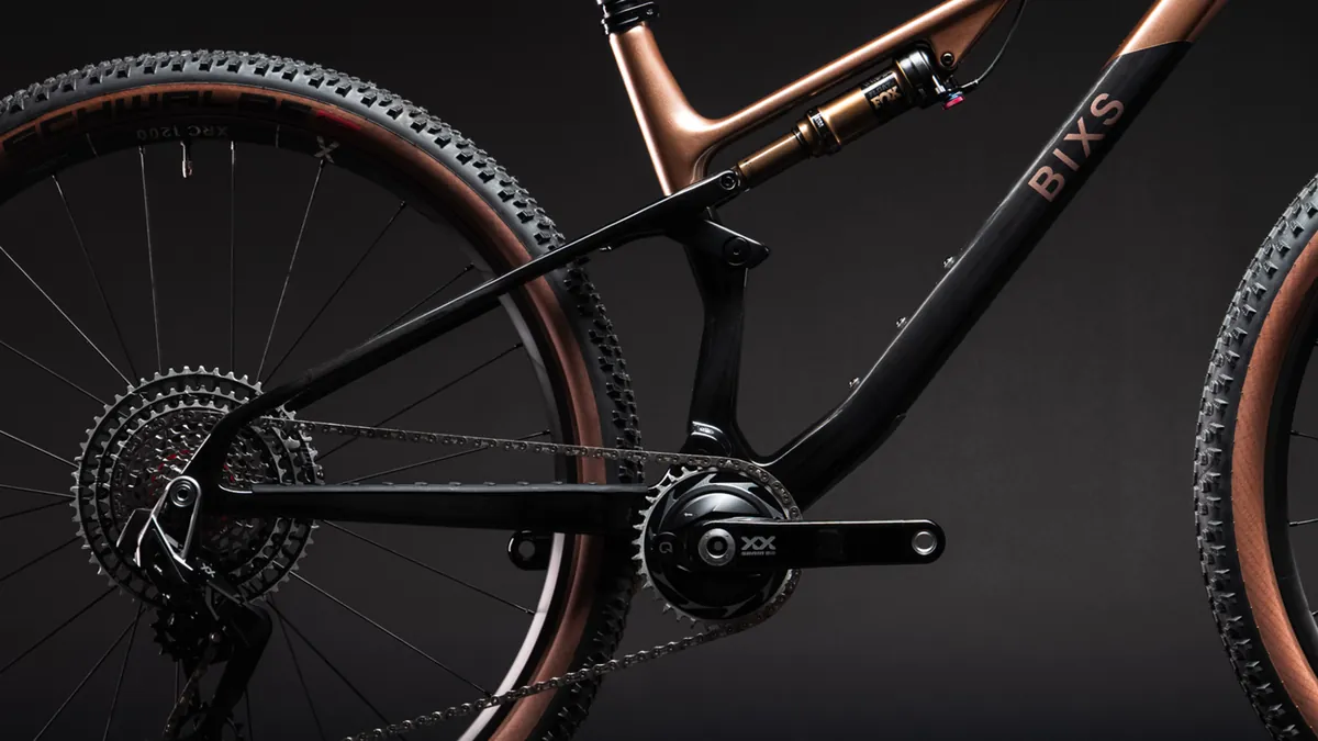 Nahaufnahme des SRAM XX Antriebs mit Carbonhinterbau am Pace LTD