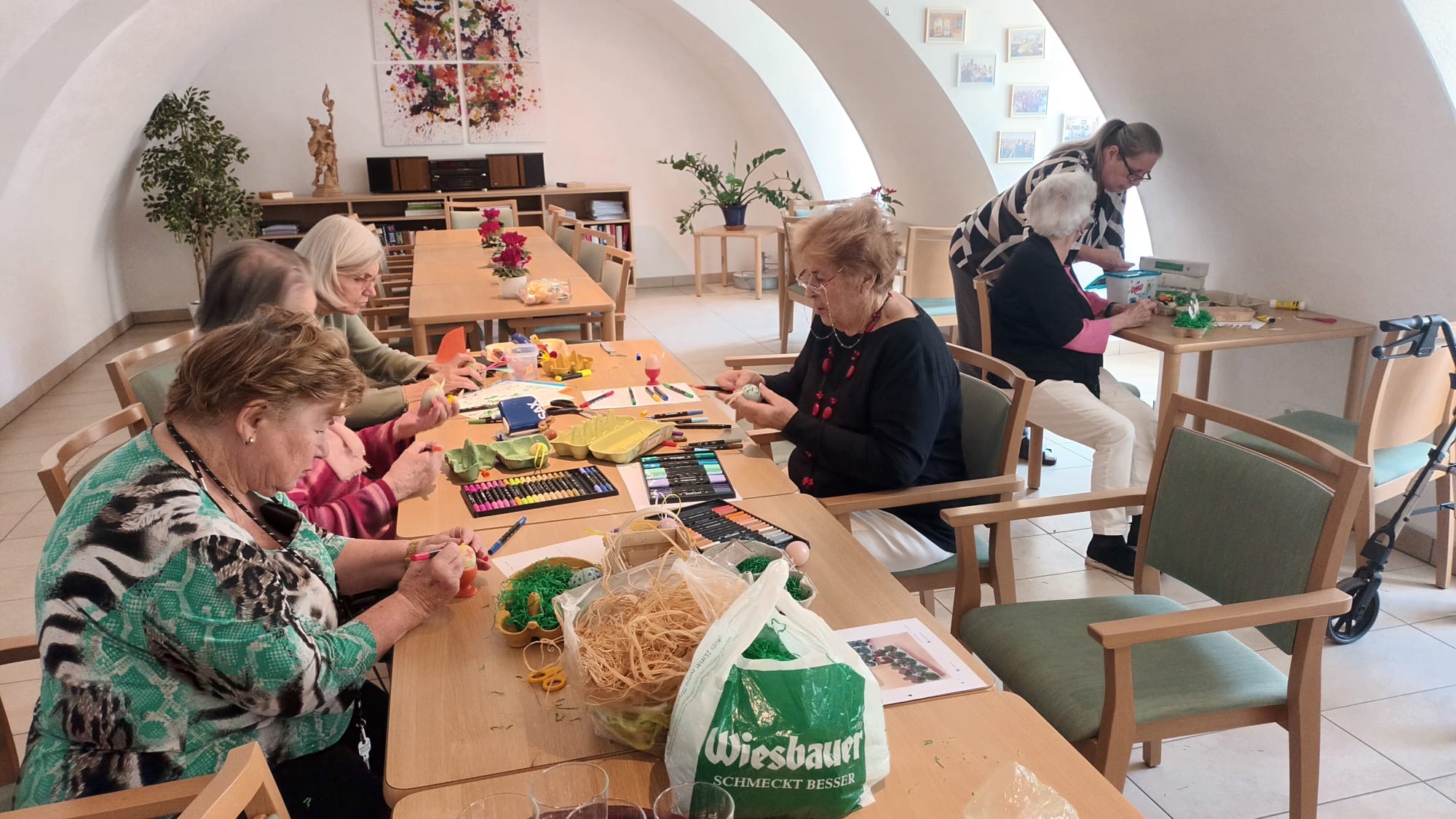 Bastelstunde im Betreuten Wohnen