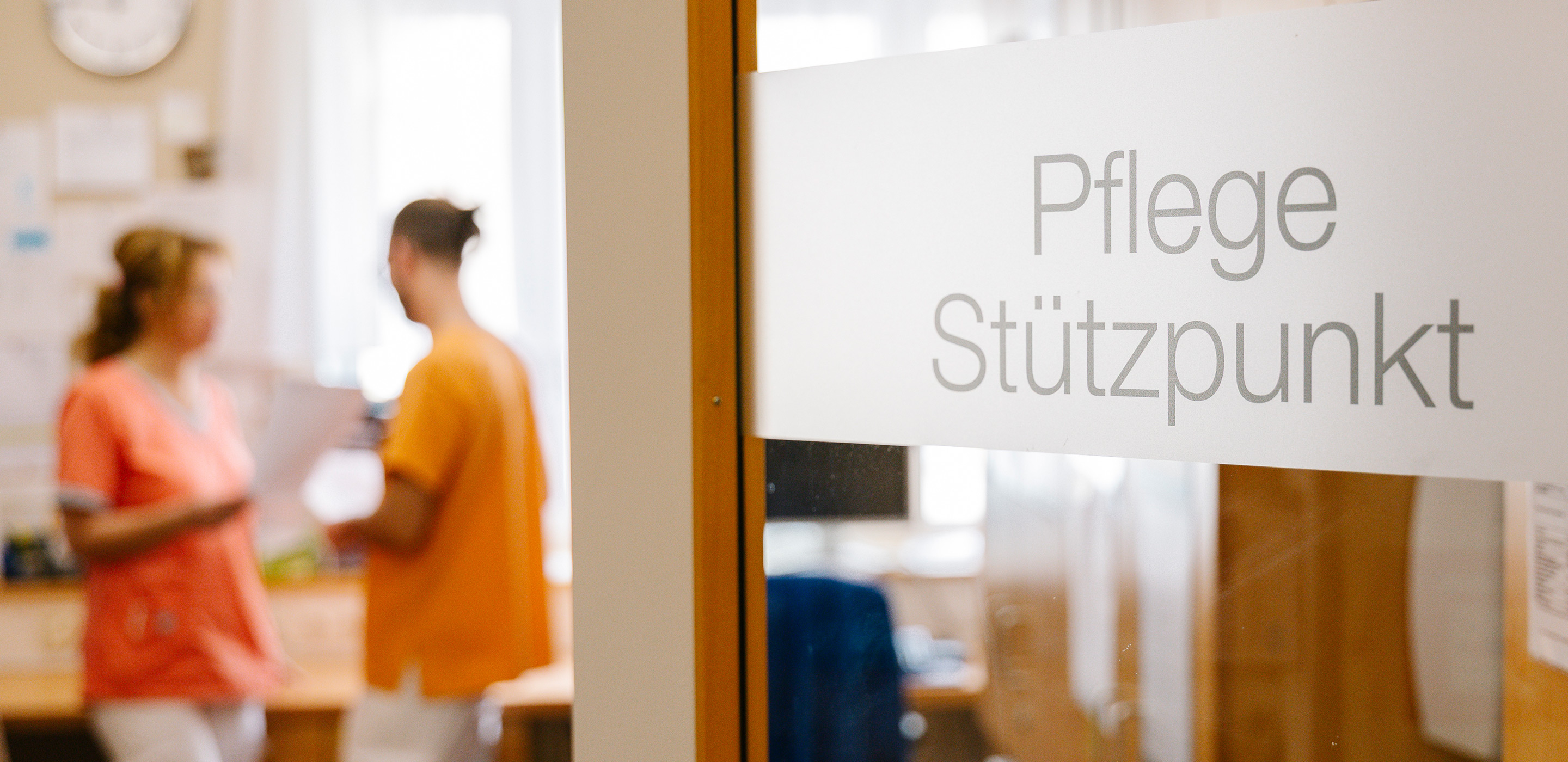 Mitarbeitende am Pflege-Stützpunkt