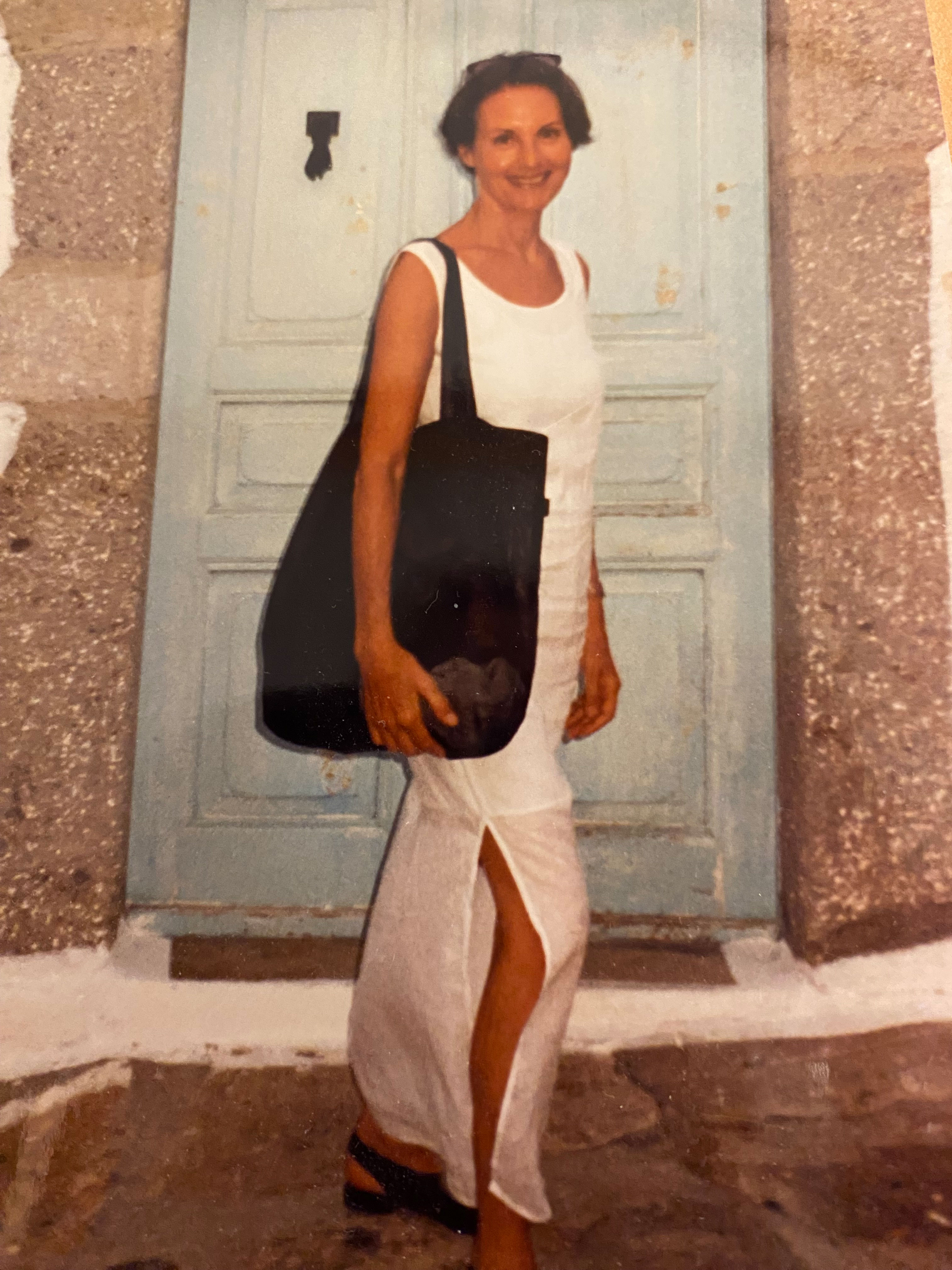 Christine Kitzwegerer in jungen Jahren im Sommerkleid