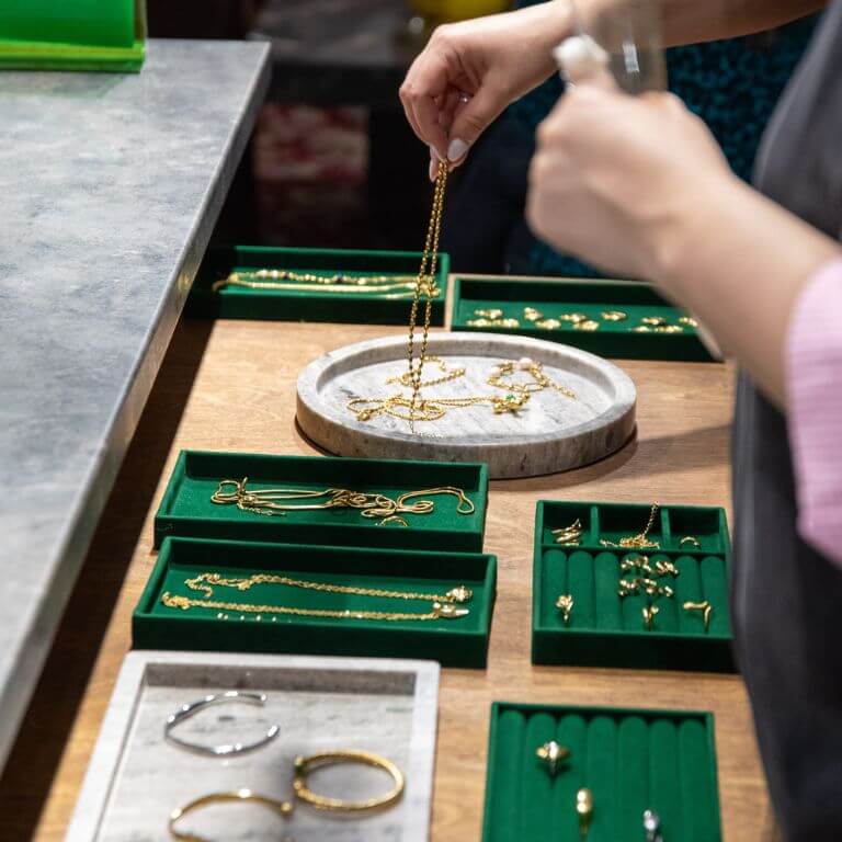 Probeaza produsele SAKRO in magazinul M2