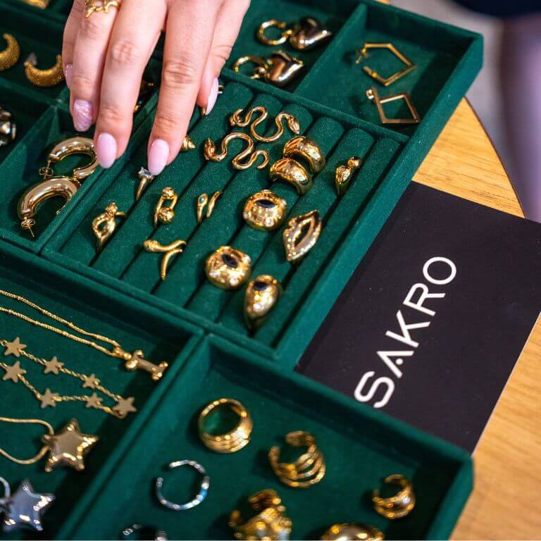 Probeaza produsele SAKRO in magazinul Etaj Shop Bucuresti