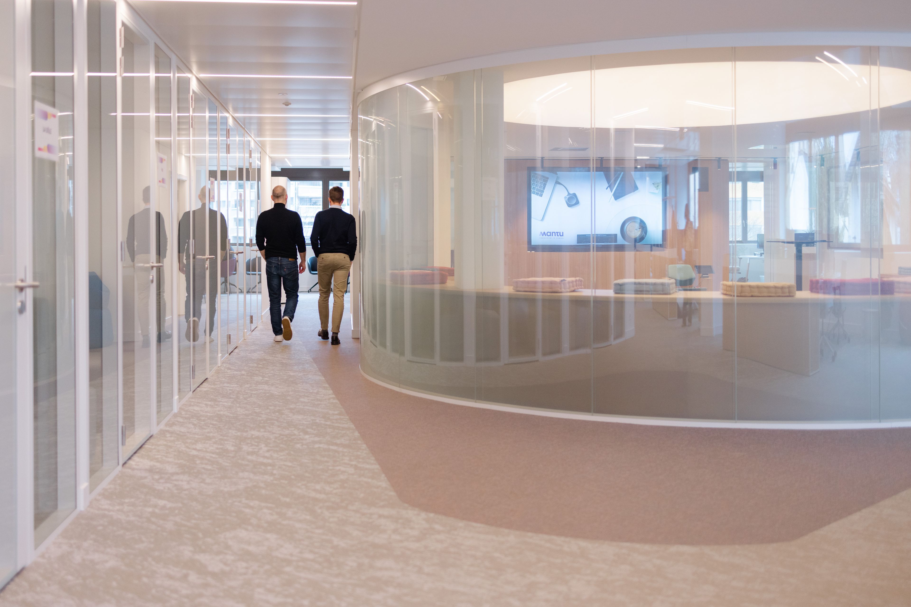 What does a Business Manager do in a consulting firm?