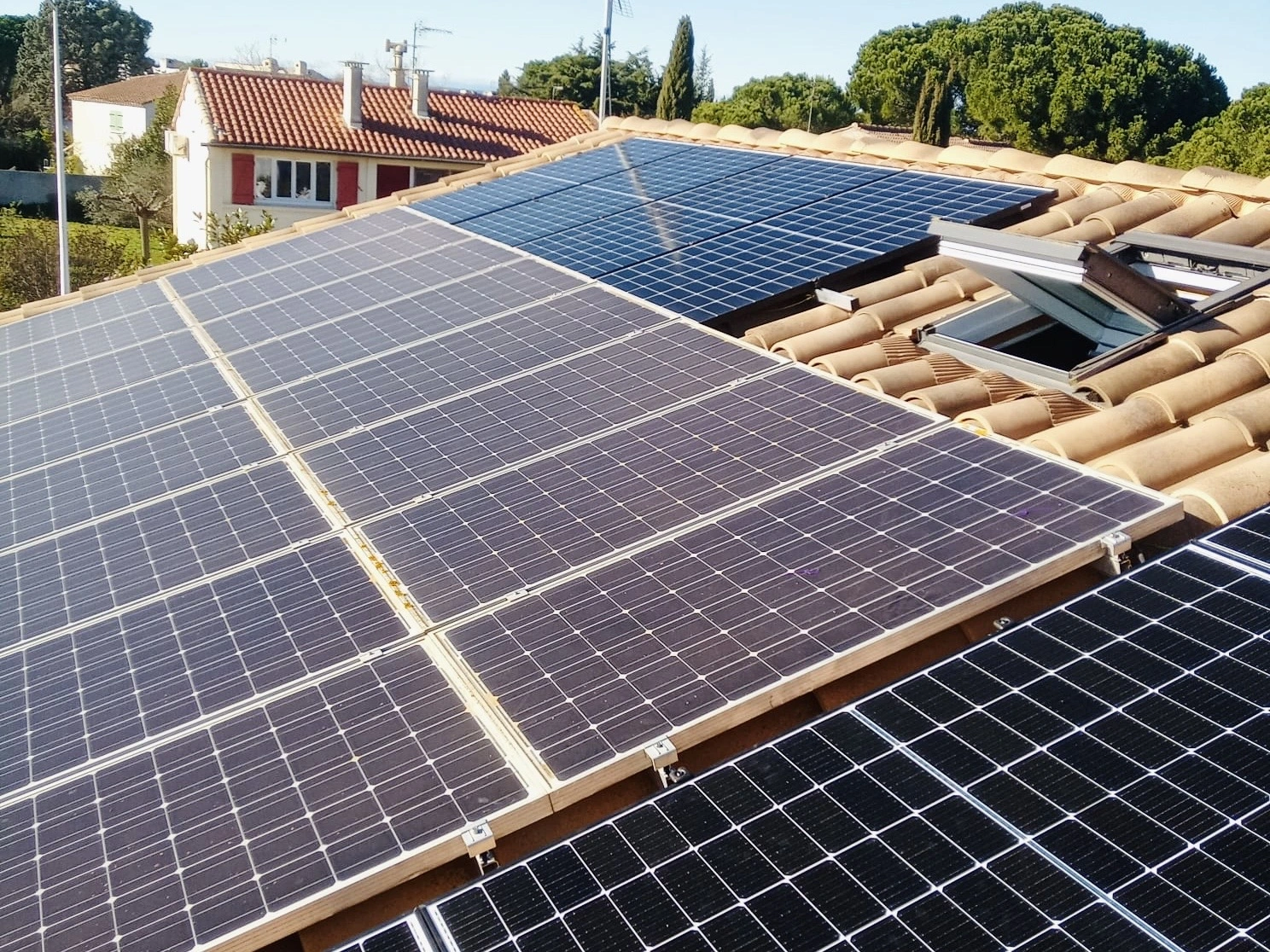 Subventions et rentabilités panneaux solaires pour les professionnels en 2025