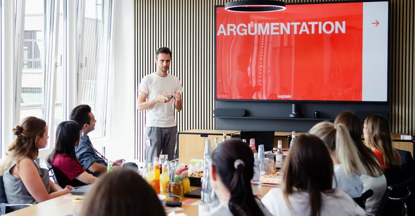 explain_Trainings_Slides