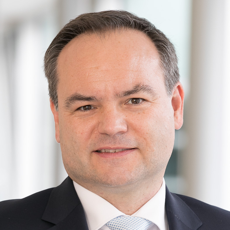 Ein Portätfoto von Bernhard Tousek
