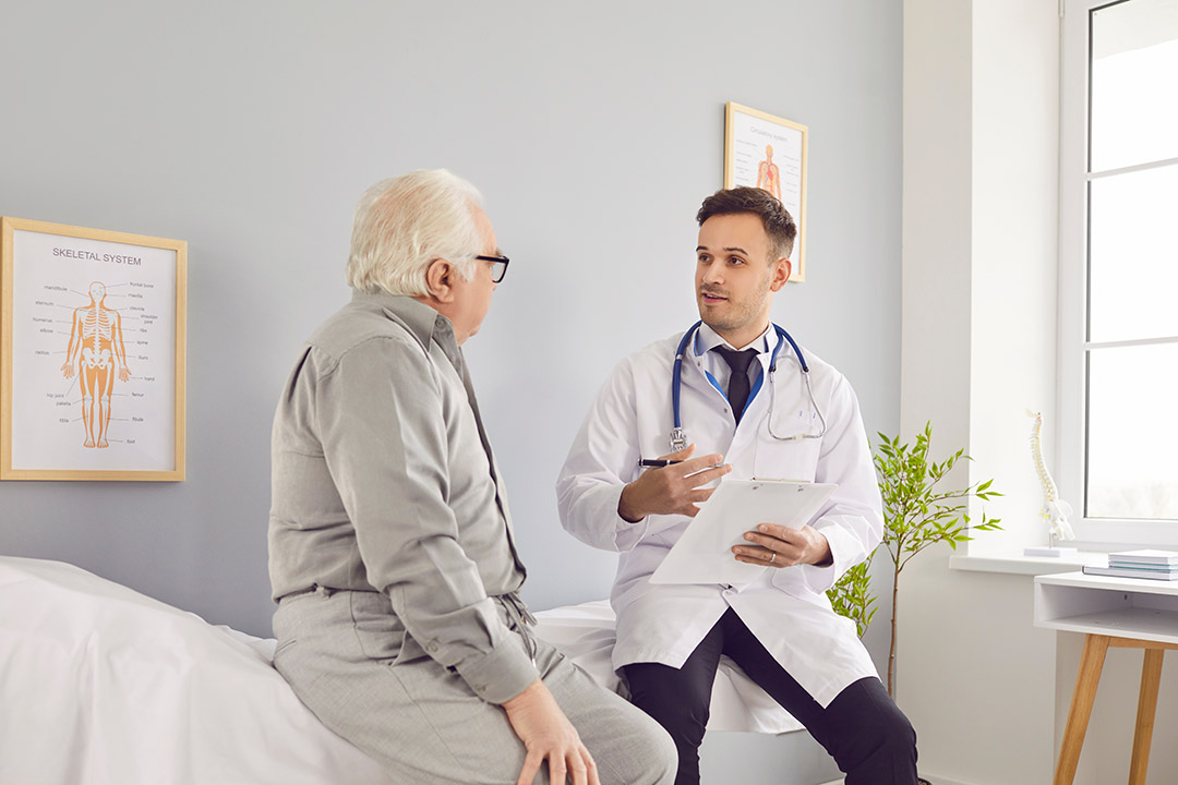 A Case manager talking to a patient A Case manager talking to a patient