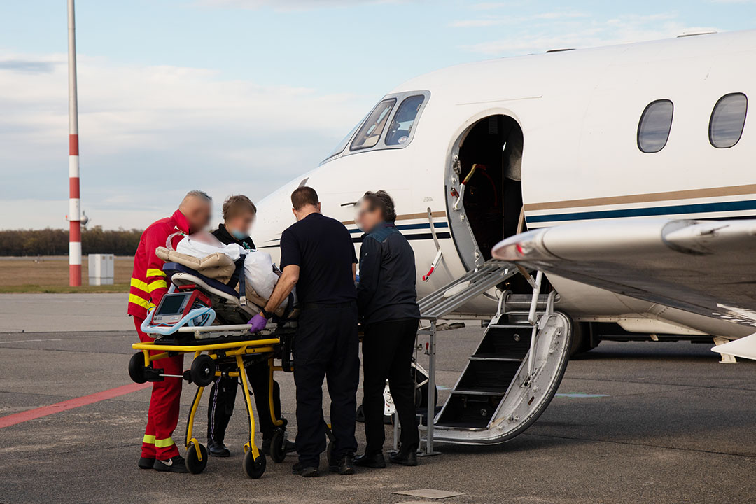A medical escort stretcher