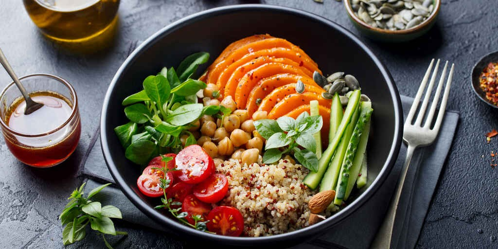 Na czym polega fleksitarianizm. Zasady diety, jej korzyści dla zdrowia i wpływ na samopoczucie.