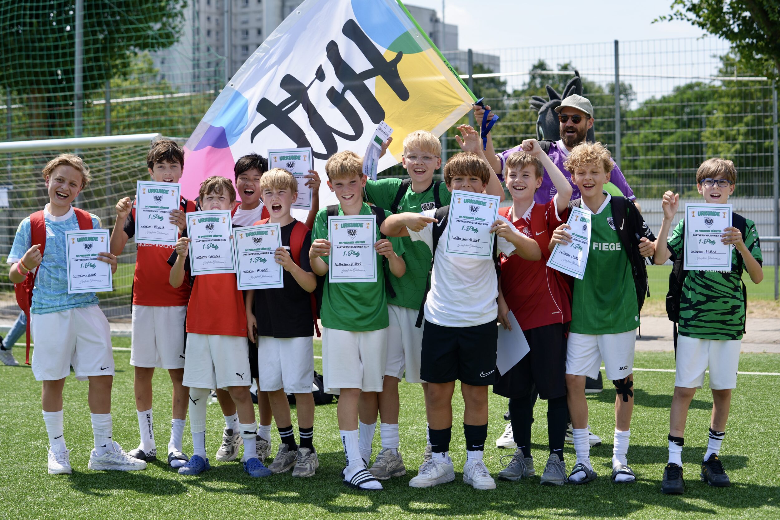 Hervorragende Stimmung und spannende Spiele beim Partnerschulen-Turnier  