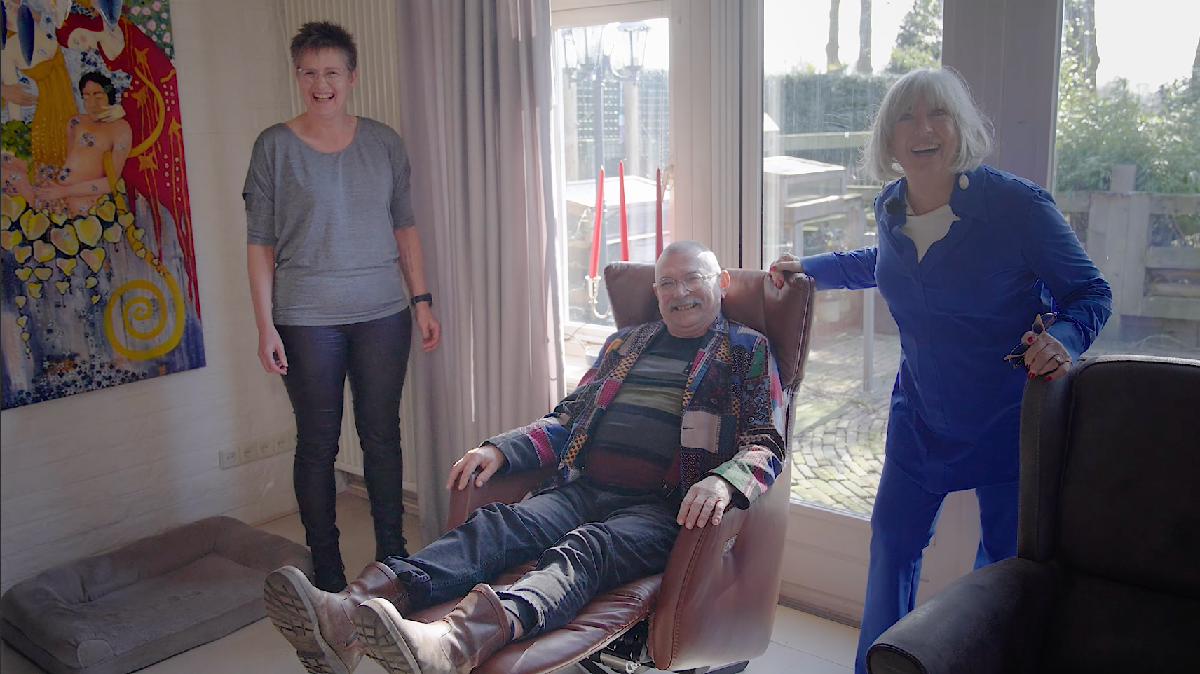 Willeke Alberti op bezoek bij Flegon van de ‘klusbus’ in Harskamp!