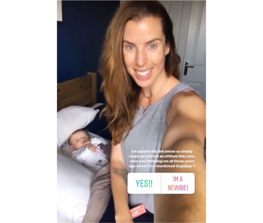 carly rowena holding 'One week flat'