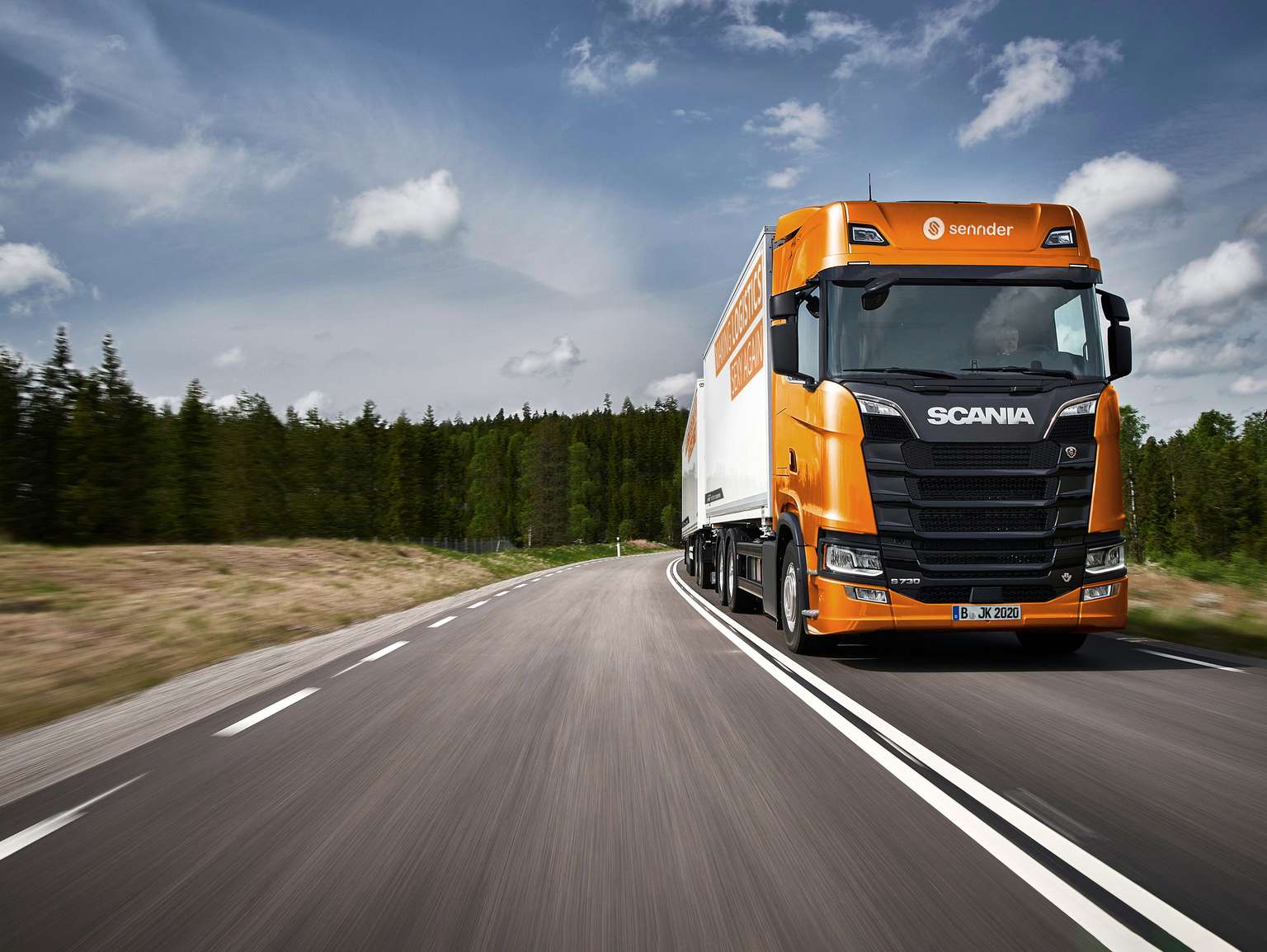 Scanie sennder truck hero image