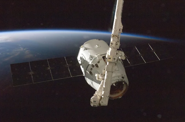 Satellit mit Blick auf die Erde