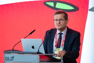 Der Physik-Nobelpreisträger Prof. Dr. Ferenc Krausz in seinem Talk über neue Wege zu einer bezahlbaren präventiven Gesundheitsversorgung