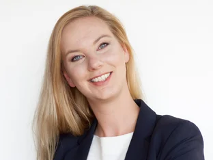 Portrait von Dr. Sabine Wiesmüller,