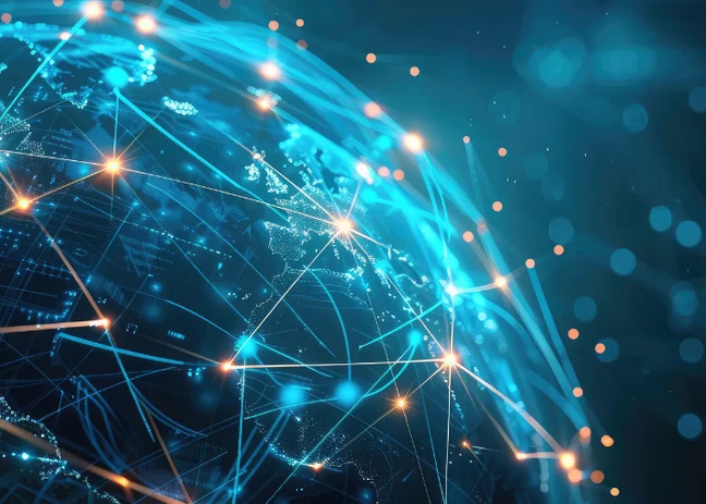 Digitale Darstellung der Erde mit leuchtenden Netzwerklinien und Verbindungspunkten in Blau und Orange, symbolisiert globale Vernetzung und digitale Kommunikation.