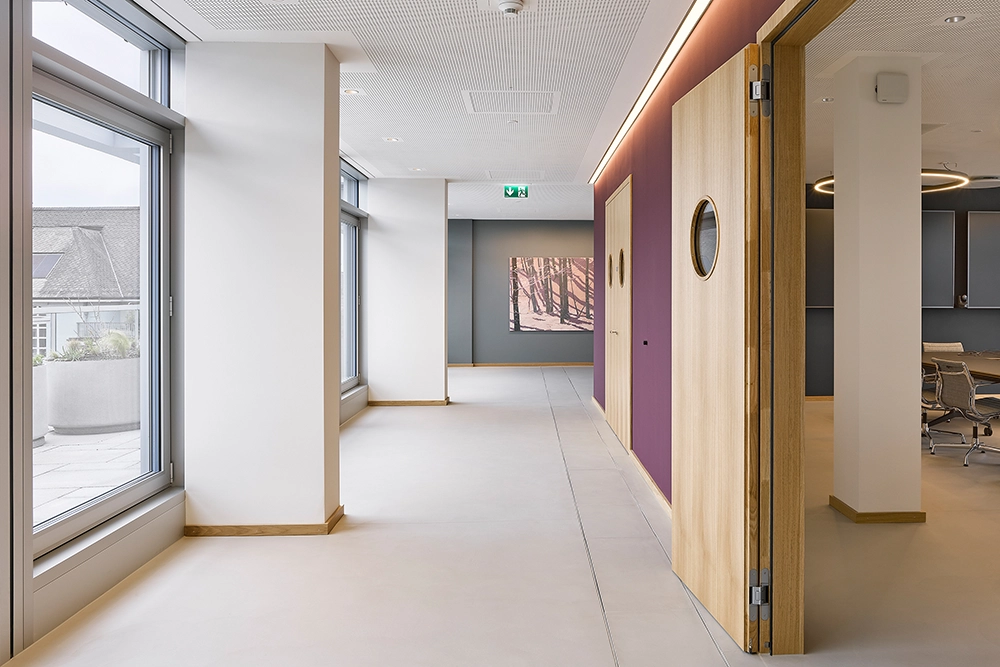 Zeitlose Eleganz und perfektes Ambiente für konzentriertes Arbeiten mit Farben von ktCOLOR..