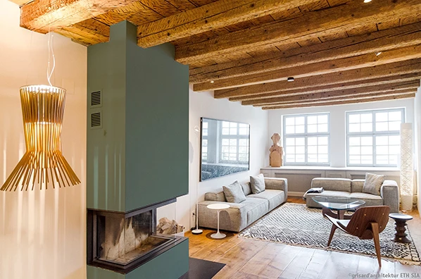 Eine leuchtendes weiße Farbe aus natürlichen Pigmenten und Spanischgrün wirken hochwertig und bezaubernd