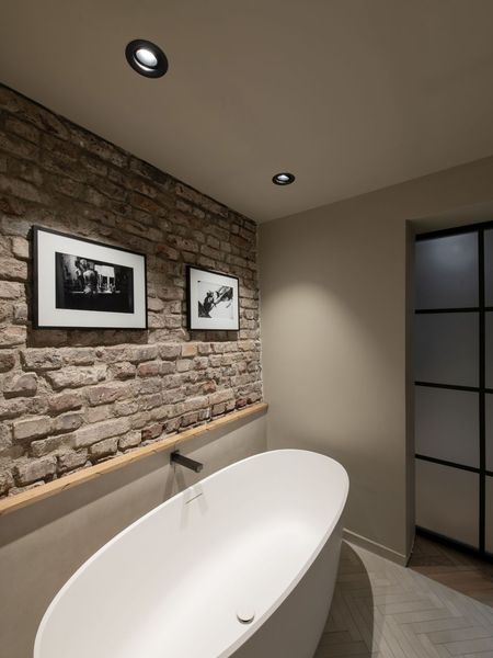 SLV Einbauleuchten an der Decke im Badezimmer