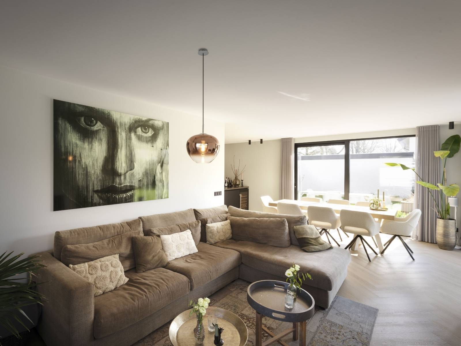 SLV Pendelleuchte im Wohnzimmer