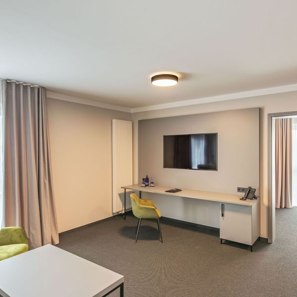 MEDO® Deckenleuchte im Hotelzimmer