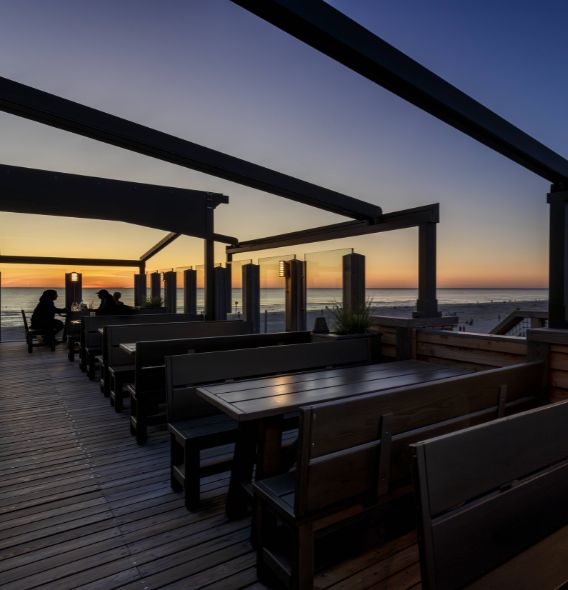 RASTERLYS in der Außenterrasse der Strandbar 54° Nord