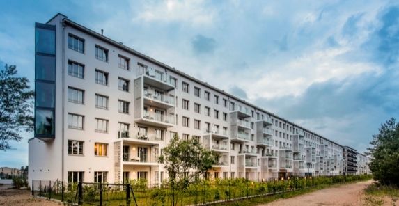 Außenanlage des Ferienwohnungenkomplexes Mariandl am Meer® auf Rügen.