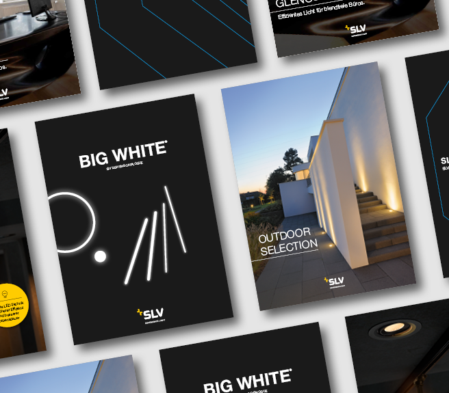 Kollage verschiedener SLV-Katalog-Cover, darunter der schwarze Gesamtkatalog „BIG WHITE“ und die Broschüre „OUTDOOR SELECTION“ mit beleuchteter Außenarchitektur.