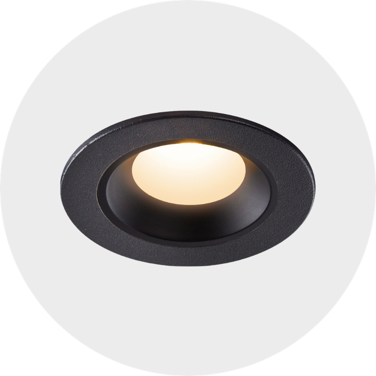 NUMINOS® Downlight in Schwarz auf grauem Hintergrund
