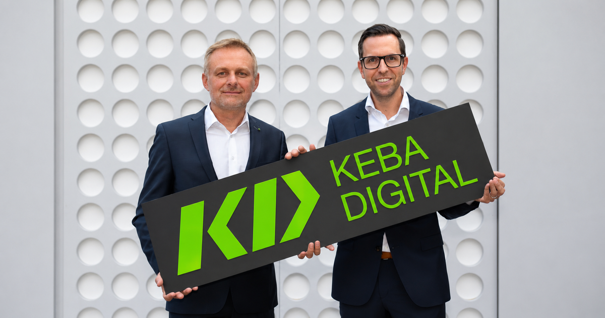 Andreas Schoberleitner, CFO von KEBA, und Christoph Knogler, CEO von KEBA, stehen gemeinsam vor einer kreativ gestalteten Wand und blicken selbstbewusst in die Kamera.