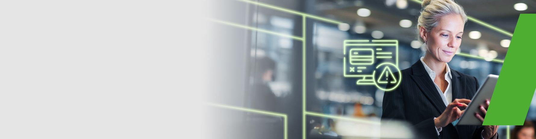 Businessfrau arbeitet am Tablet; Symbol für digitale Sicherheit und Risikohinweise im Hintergrund.