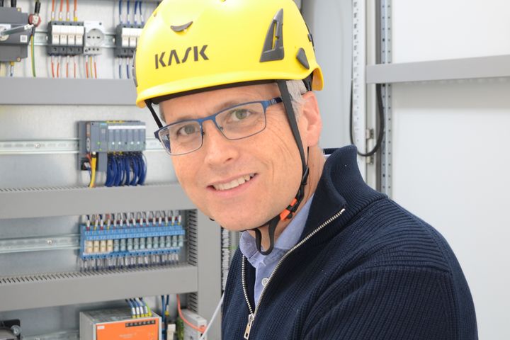Fabrizio Rossetto, KEBA Italia: “KEBA’s open, standards-based automation platform, Kemro X, also enables particularly easy integration with other line controllers as well as comprehensive network connectivity.”